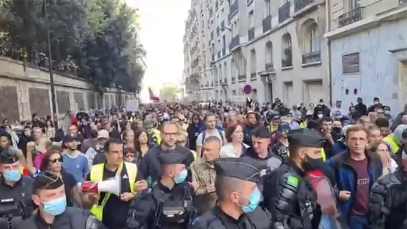 Must See! French Police Join Anti-Forced Vaccine Protest – NewsWars