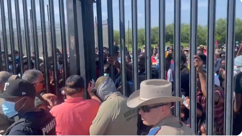 Border Patrol opens up the gates and lets illegal invaders waltz right in… |