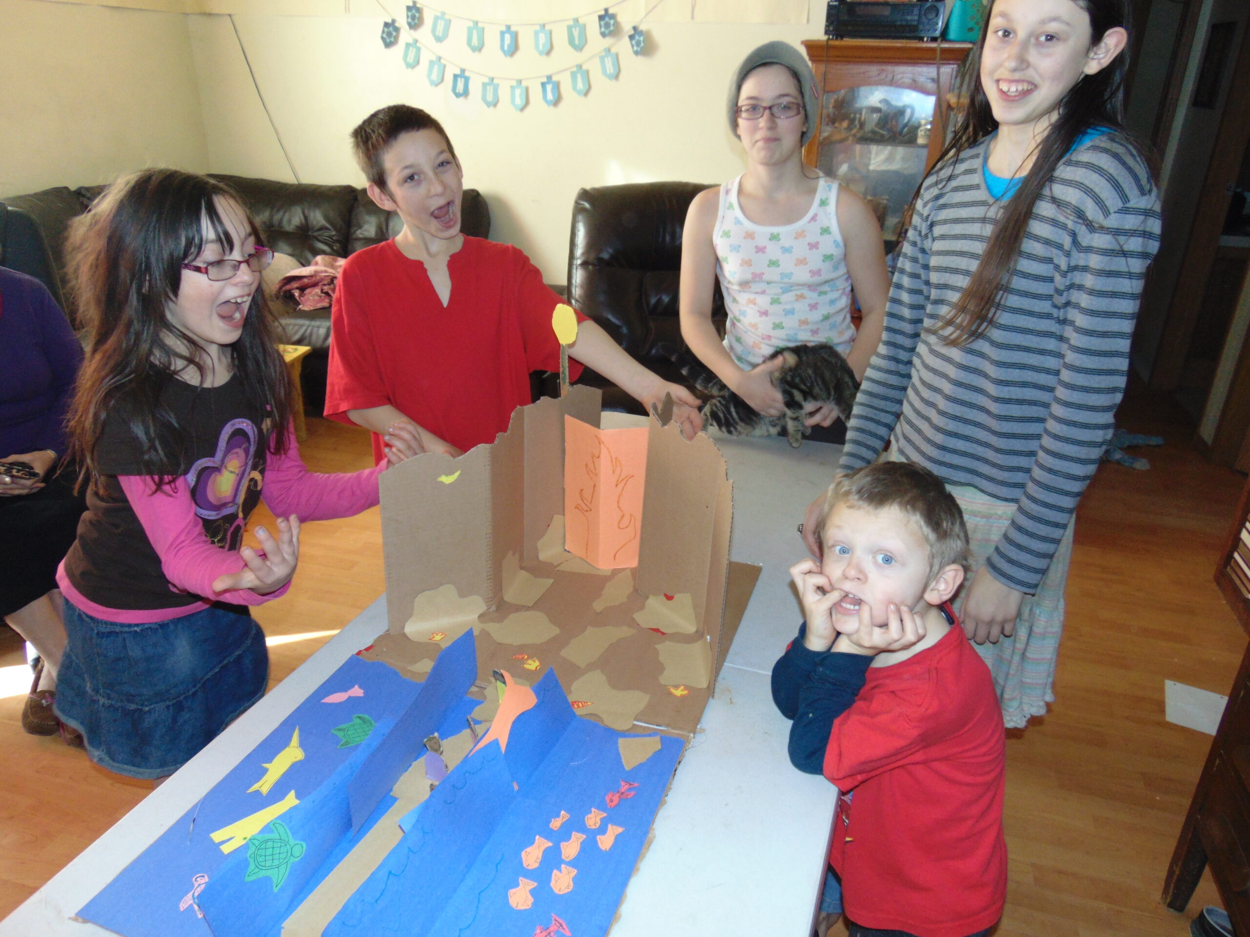 Red Sea diorama - Torah Family Living