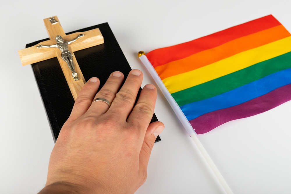 Christian churches are facing a choice: the cross of Christ or the rainbow flag? - LifeSite